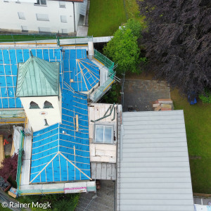 DAch blau