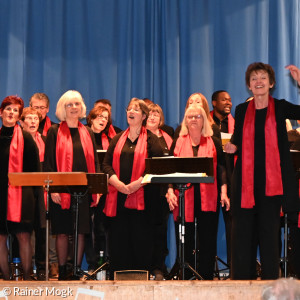 Chor singt joyful 25